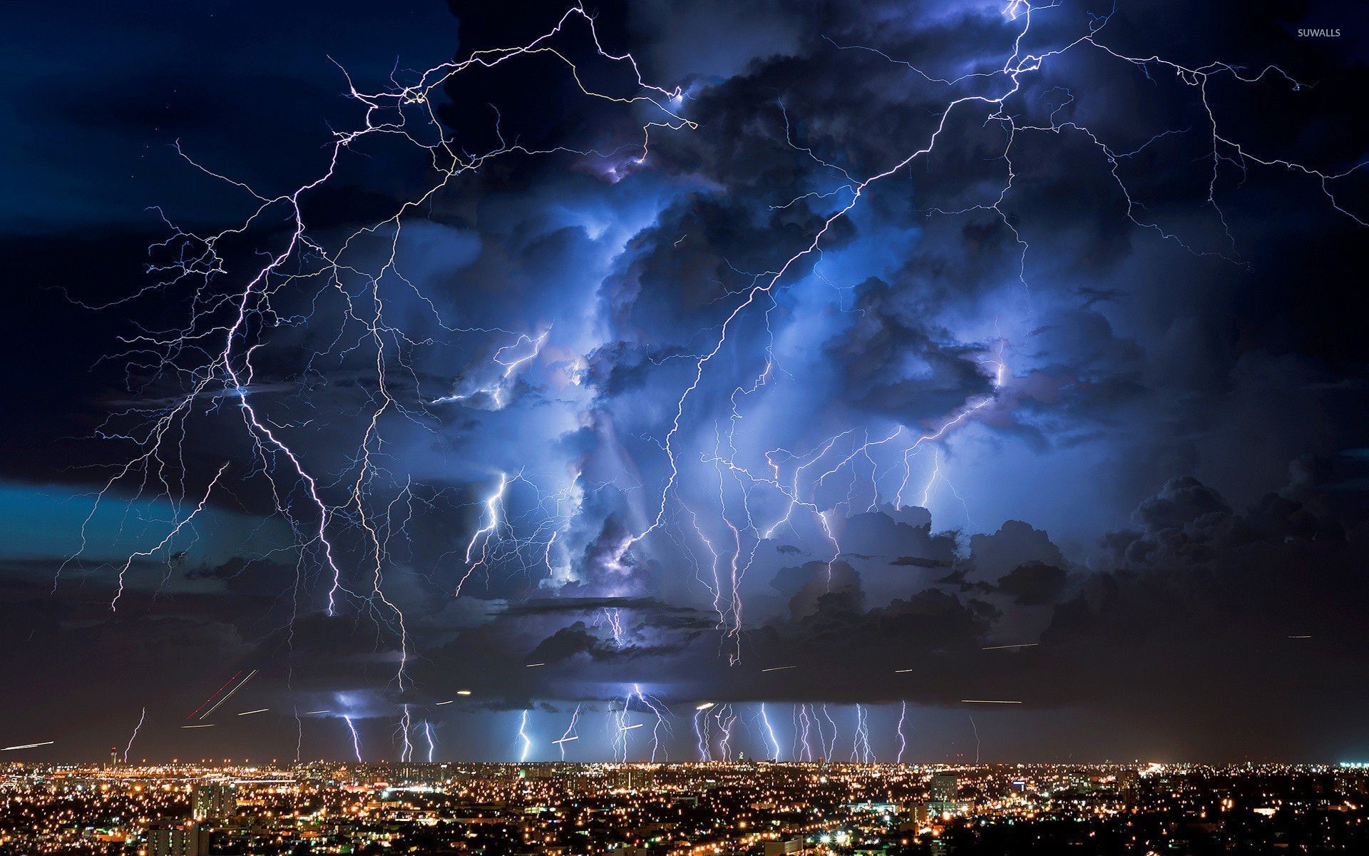 lightning above the city Straipsniai.lt