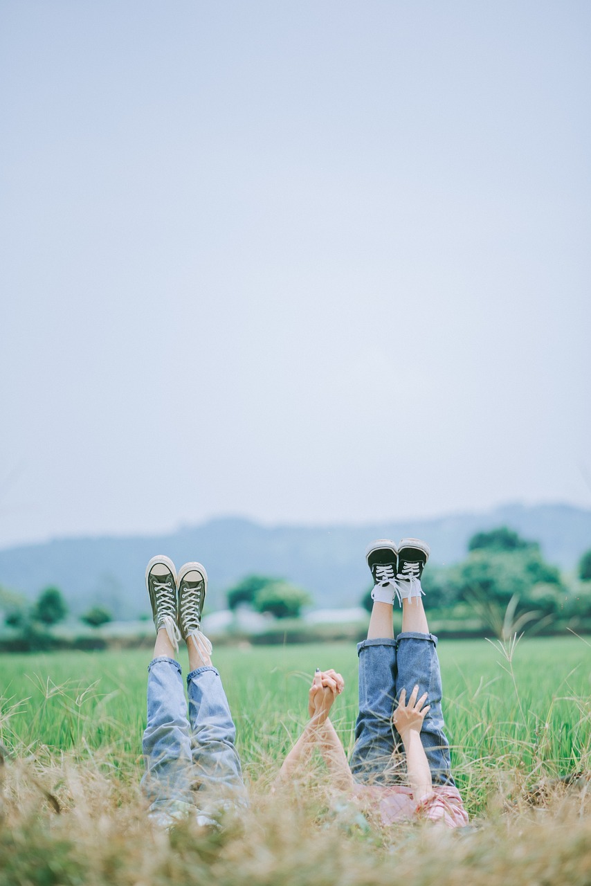 friends, feet, field