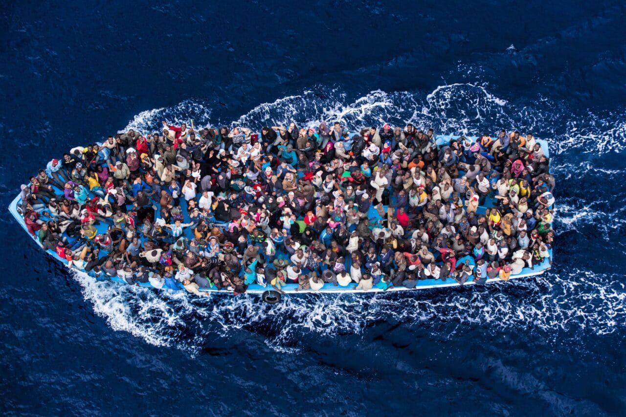 Beveik 6 Mln Migrantų Nori Patekti I Europa 2015 06