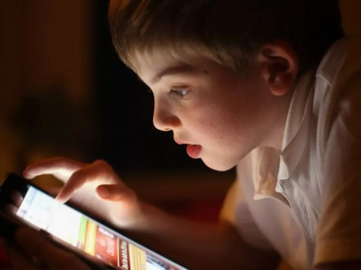 Children Interacting With Tablet Technology Straipsniai.lt