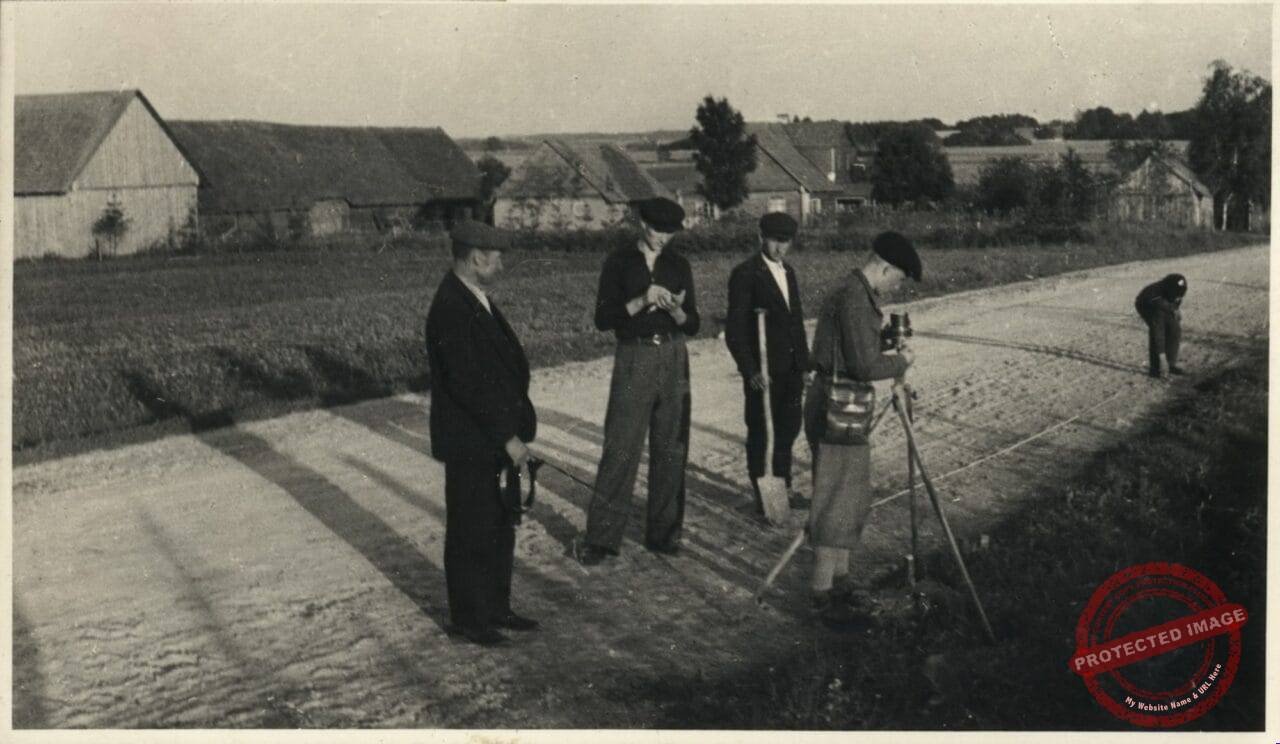 Matininkų Brigada Nacionalizuotos žemės Matavimo Darbuose 1940 M. Rugsėjis