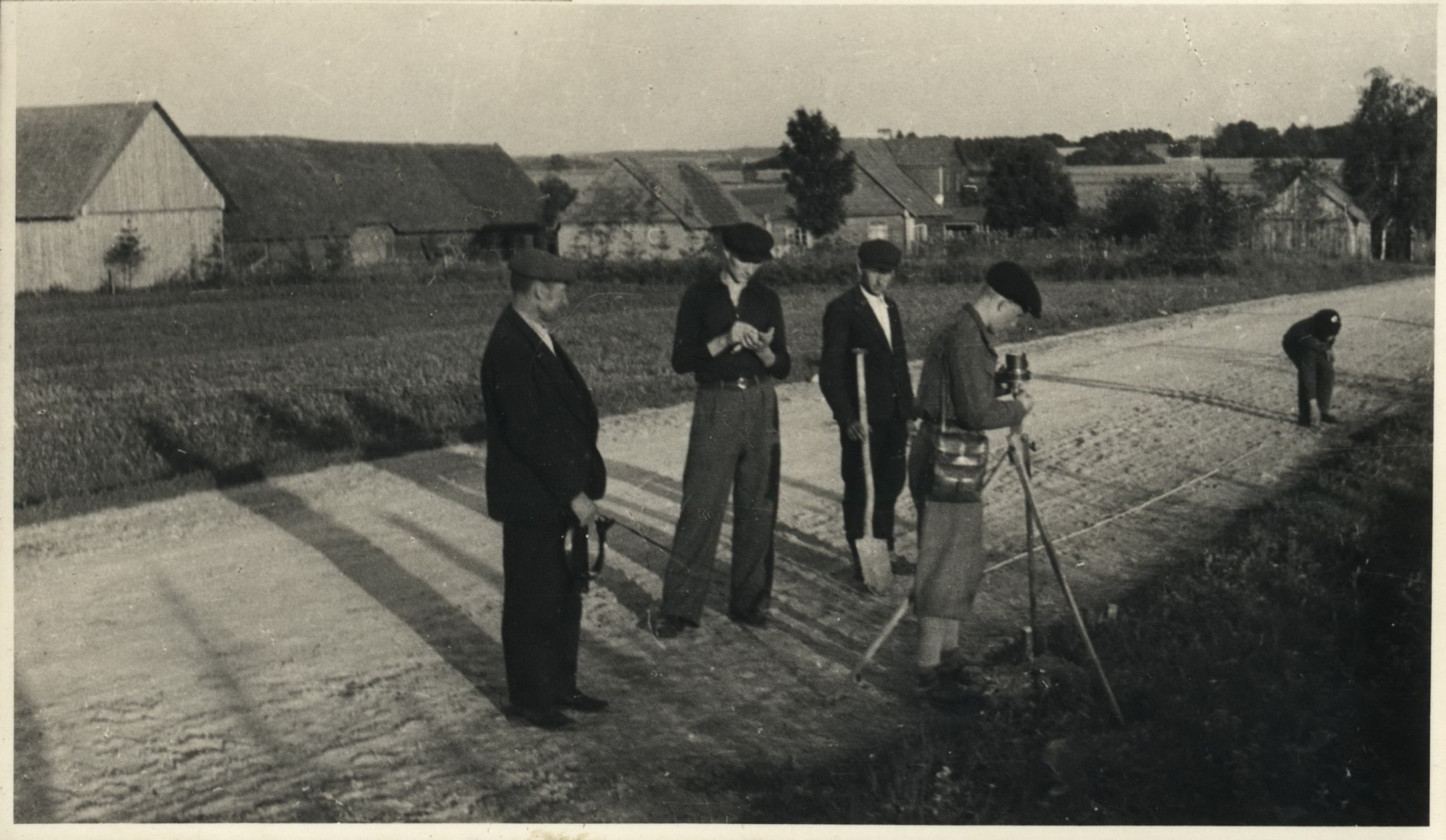 Matininkų brigada nacionalizuotos žemės matavimo darbuose 1940 m. rugsėjis Straipsniai.lt