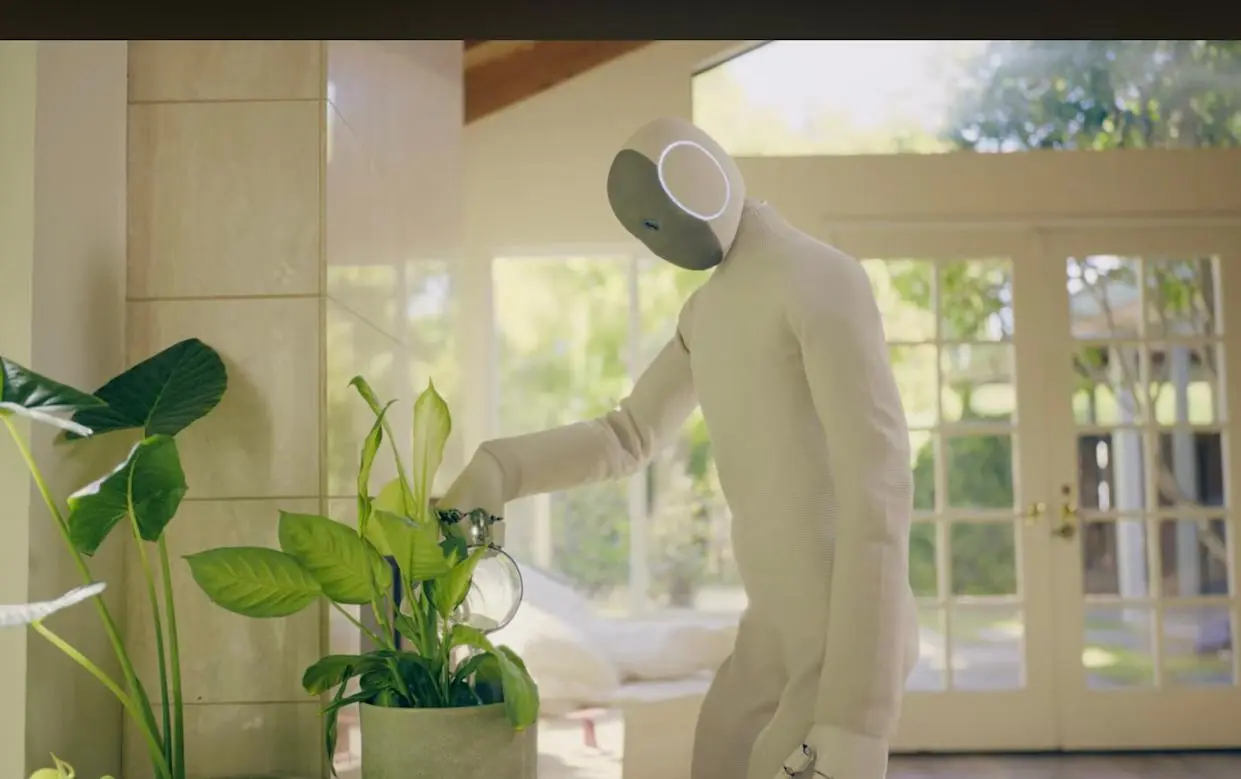 „NEO“ iš „1X“ – pirmasis pasaulyje humanoidinis robotas, sukurtas kasdieniam gyvenimui