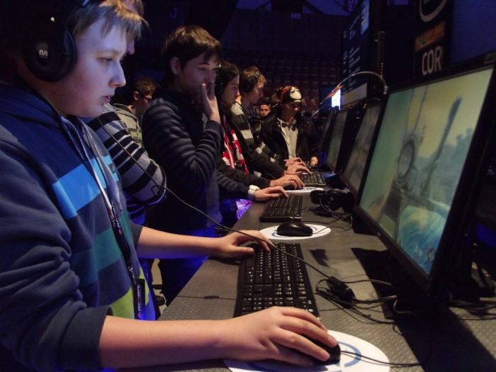 Pietų Korėjos valdžia uždraudė nepilnamečiams žaisti kompiuterinius žaidimus naktimis