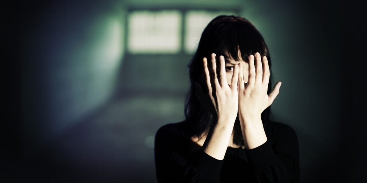 SHAME WOMAN HANDS