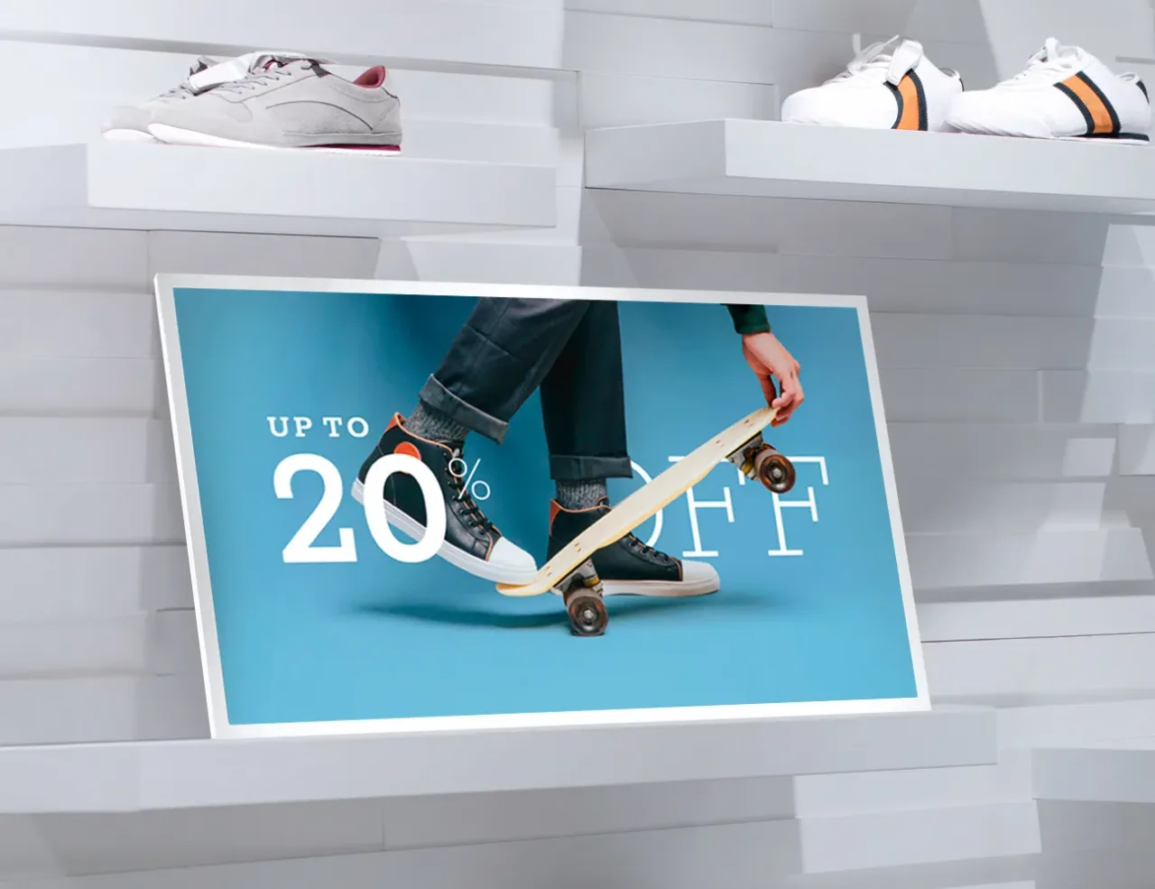 Samsung 32 inch EM32DX color E paper Display.webp
