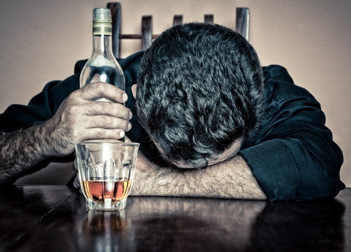 Alkoholizmas: išankstinės nuostatos ir faktai