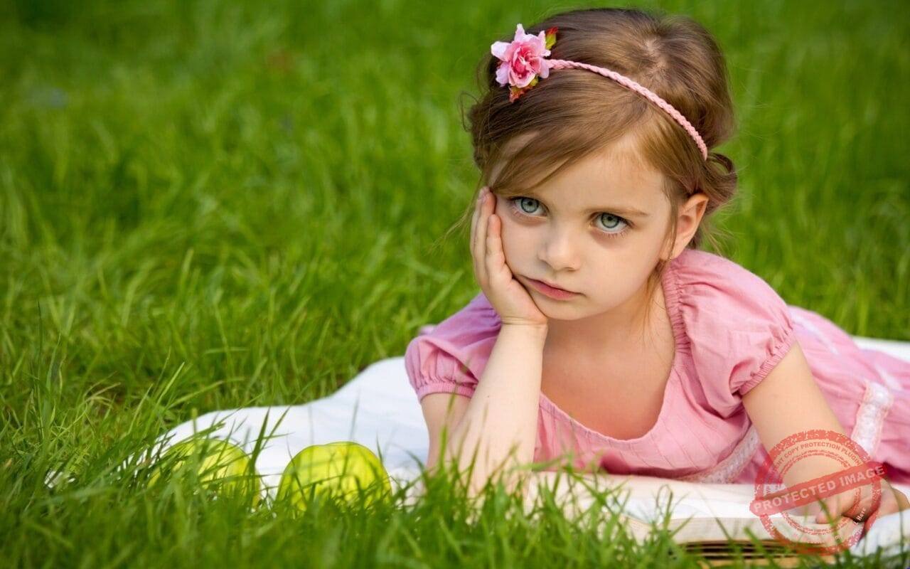 Baby Girl Child Green Eyes Grass Cute 1920x1200