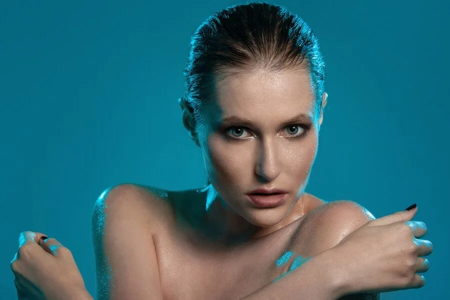 beautiful girl with wet skin Straipsniai.lt