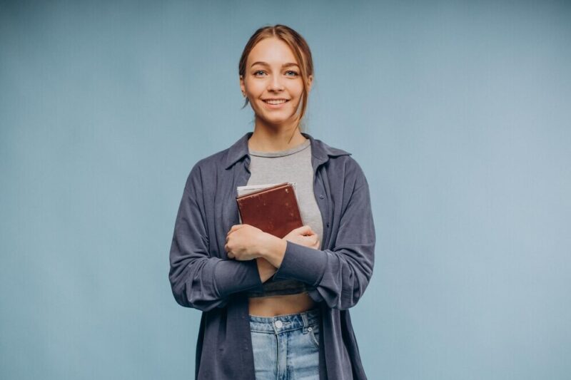 beautiful-woman-reading-book_1303-29785