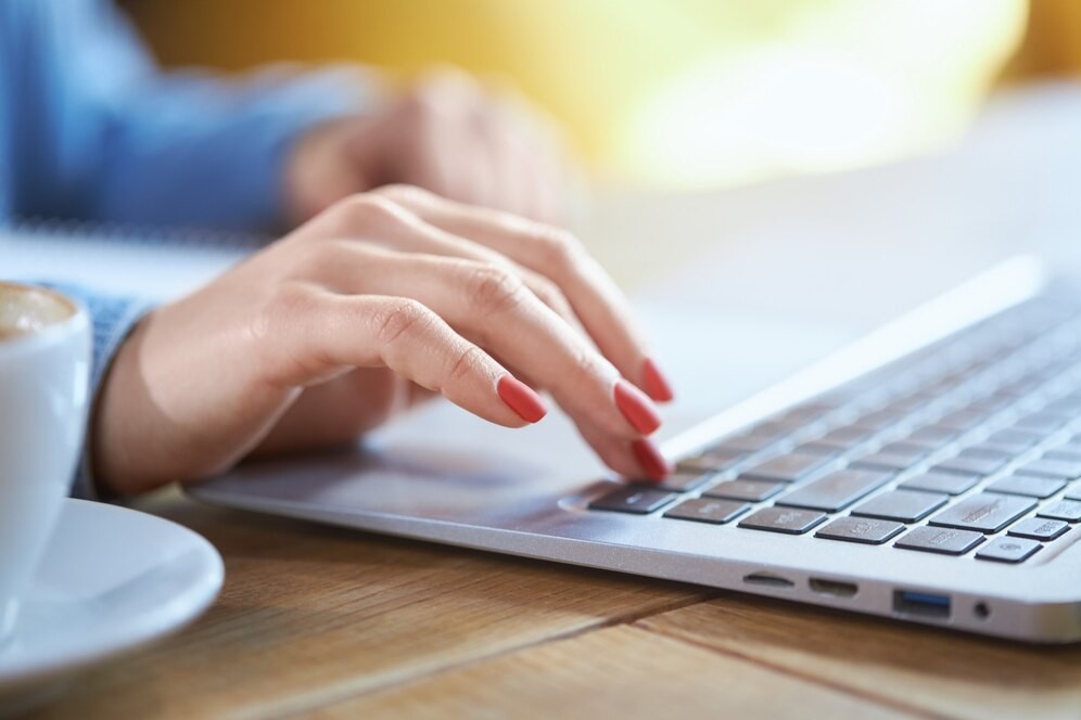 business-woman-hand-typing-laptop-keyboard_7502-7064