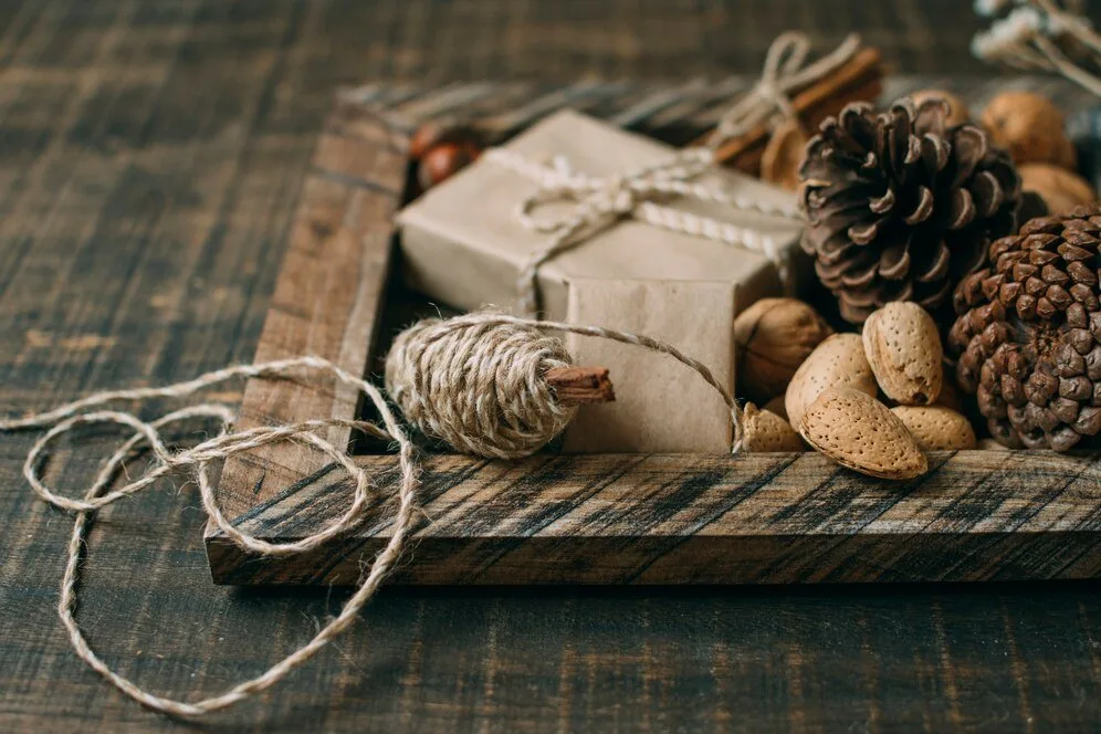 Decoration with wooden frame cones 23 2148312020.jpg