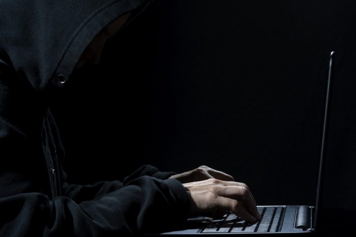 Hakeriai atakuoja buvusio kolegos tinklapį