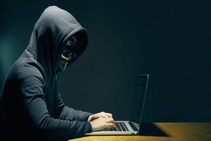 Hakeriai šantažuoja ieškančius darbo