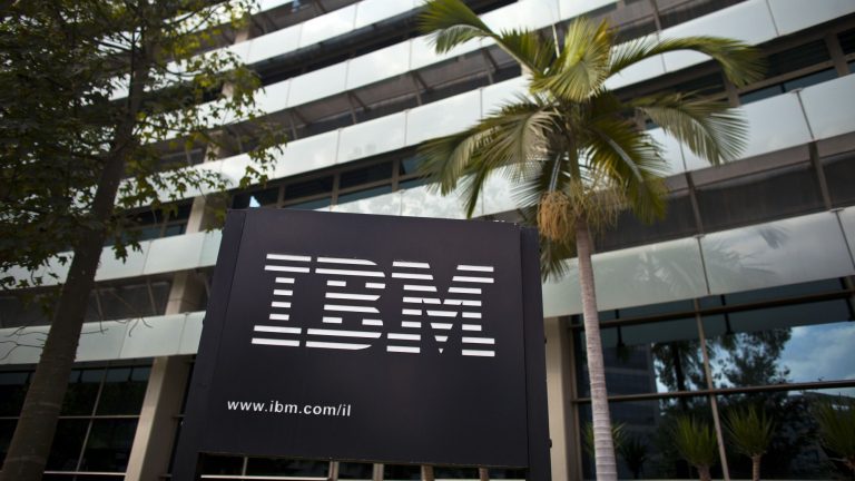 IBM pirmauja diskinės ir juostinės duomenų saugojimo įrangos rinkoje