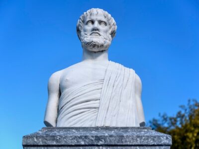 statue-aristotle-olympiada-village-halkidiki-greece_1268-16138