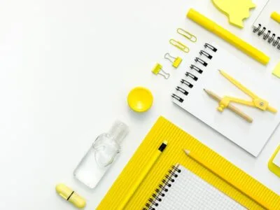 top-view-frame-with-school-items_23-2148565019